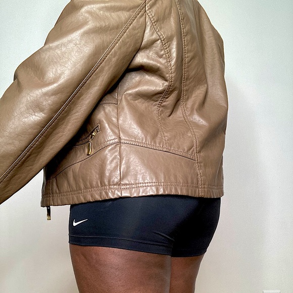 Therapy Leather Jacket in Brown 😻 - Picture 3 of 4